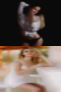 Women Robbins showing they pussy